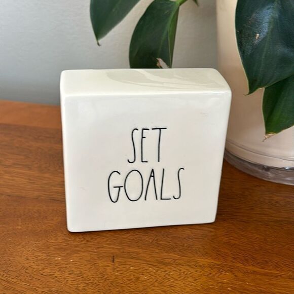 Rae Dunn Desk Sign “Set Goals” “Crush Them” Desk Sign! - Picture 1 of 6